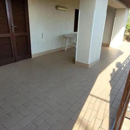 Montone Apartment *